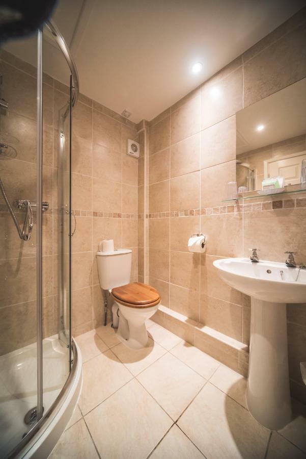Double Room with Extra Bed (2 Adults + 1 Child)