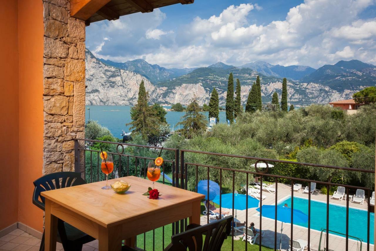 Deluxe Suite mit Balkon und Seeblick
