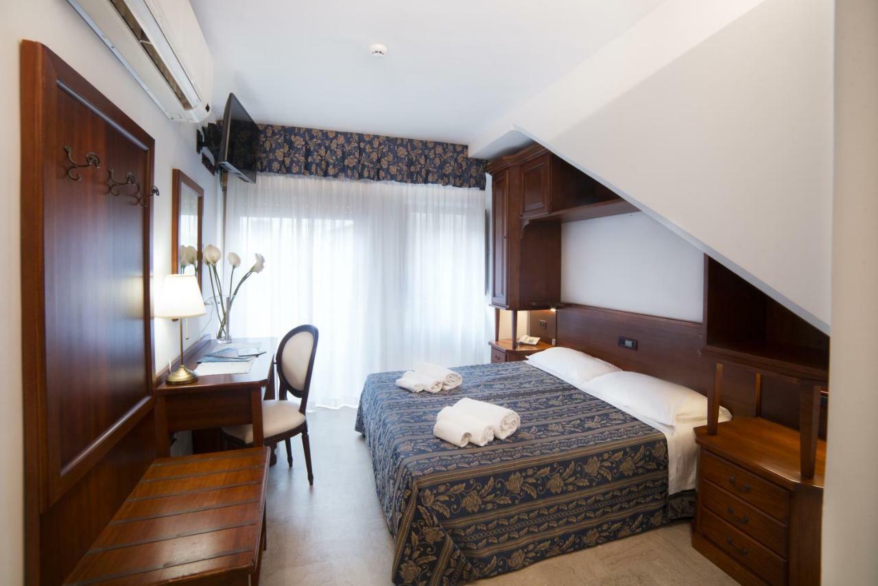 Economy Twin/Double Room (some with bathroom disable facilities)