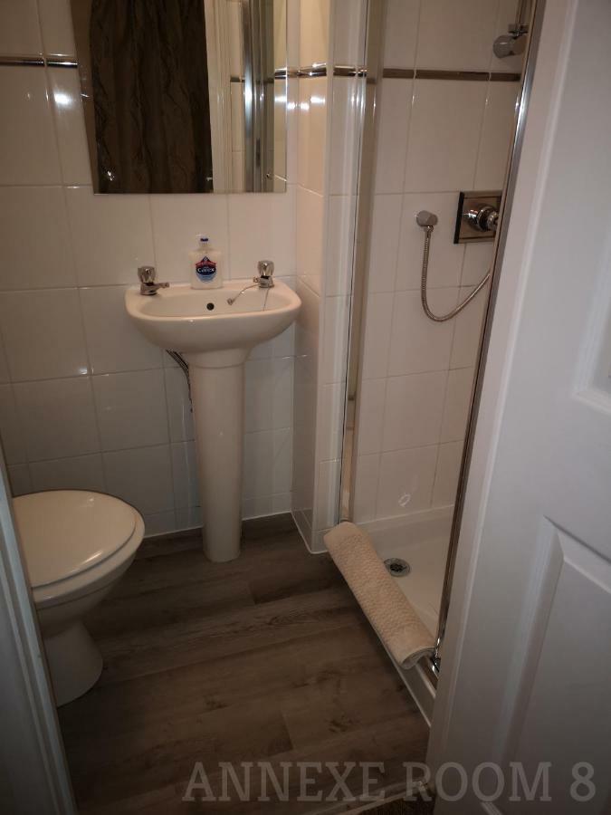 Single Room Ensuite Bathroom Annexe