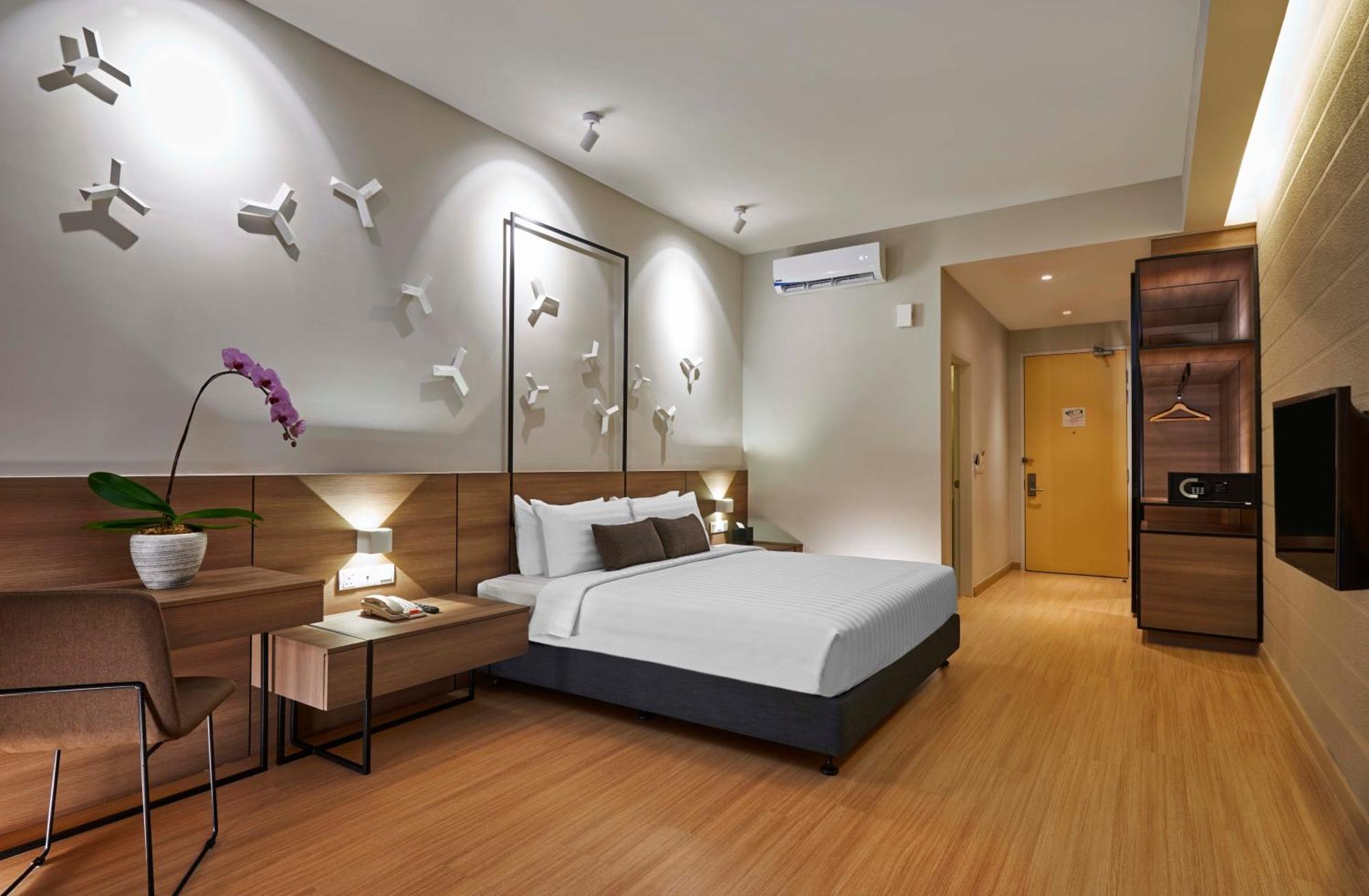 Deluxe Queen Room with 1 Parking