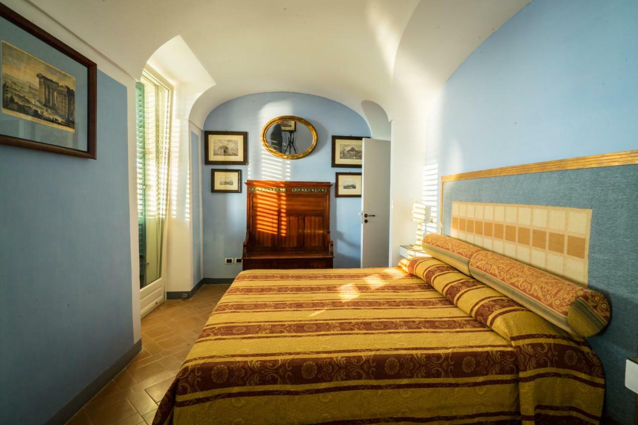 Double or Twin Room with Sea View