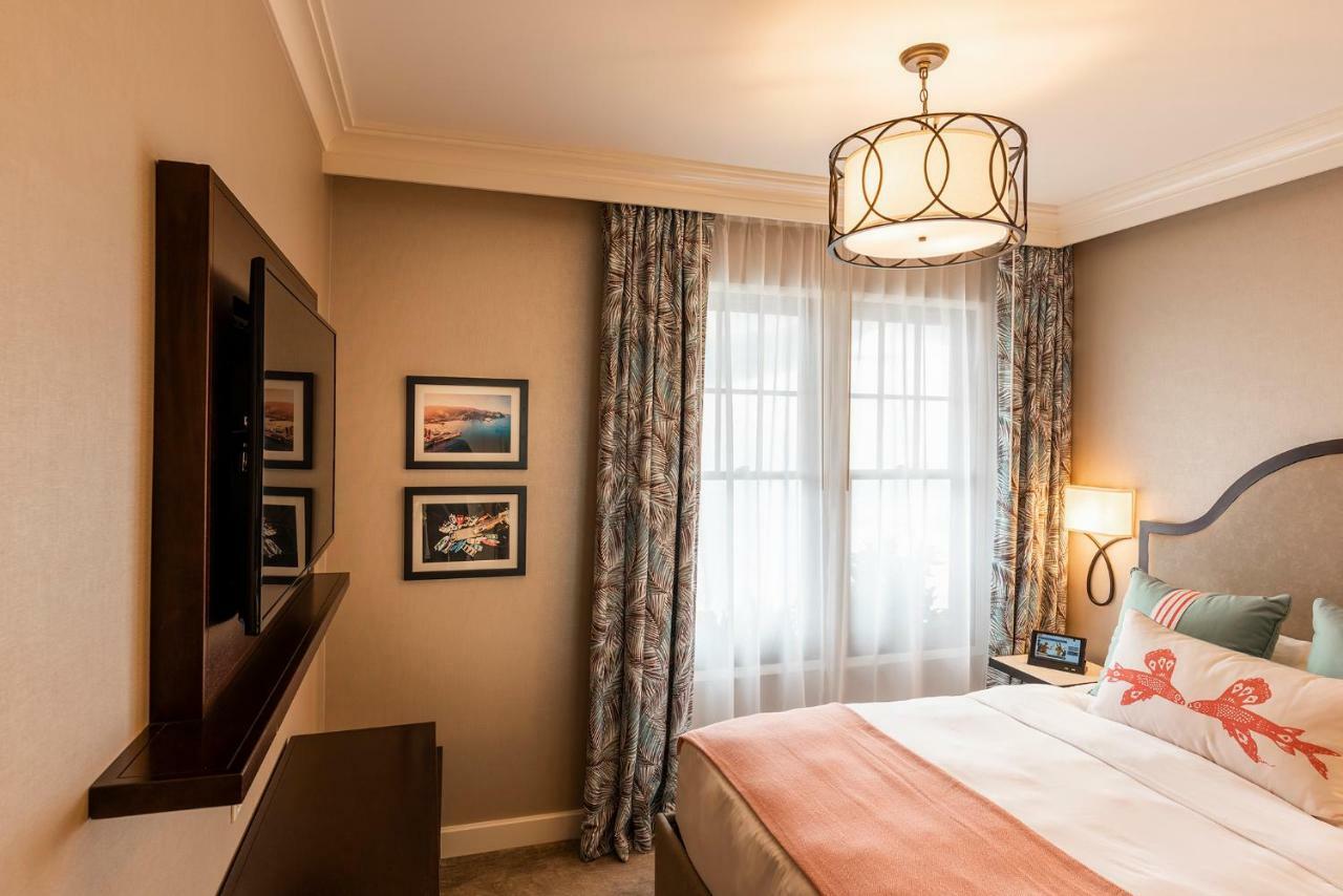 Queen Room