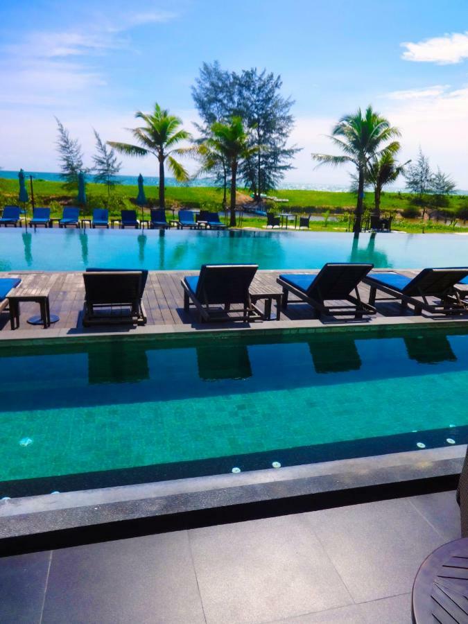 Deluxe Twin Room with Pool Access