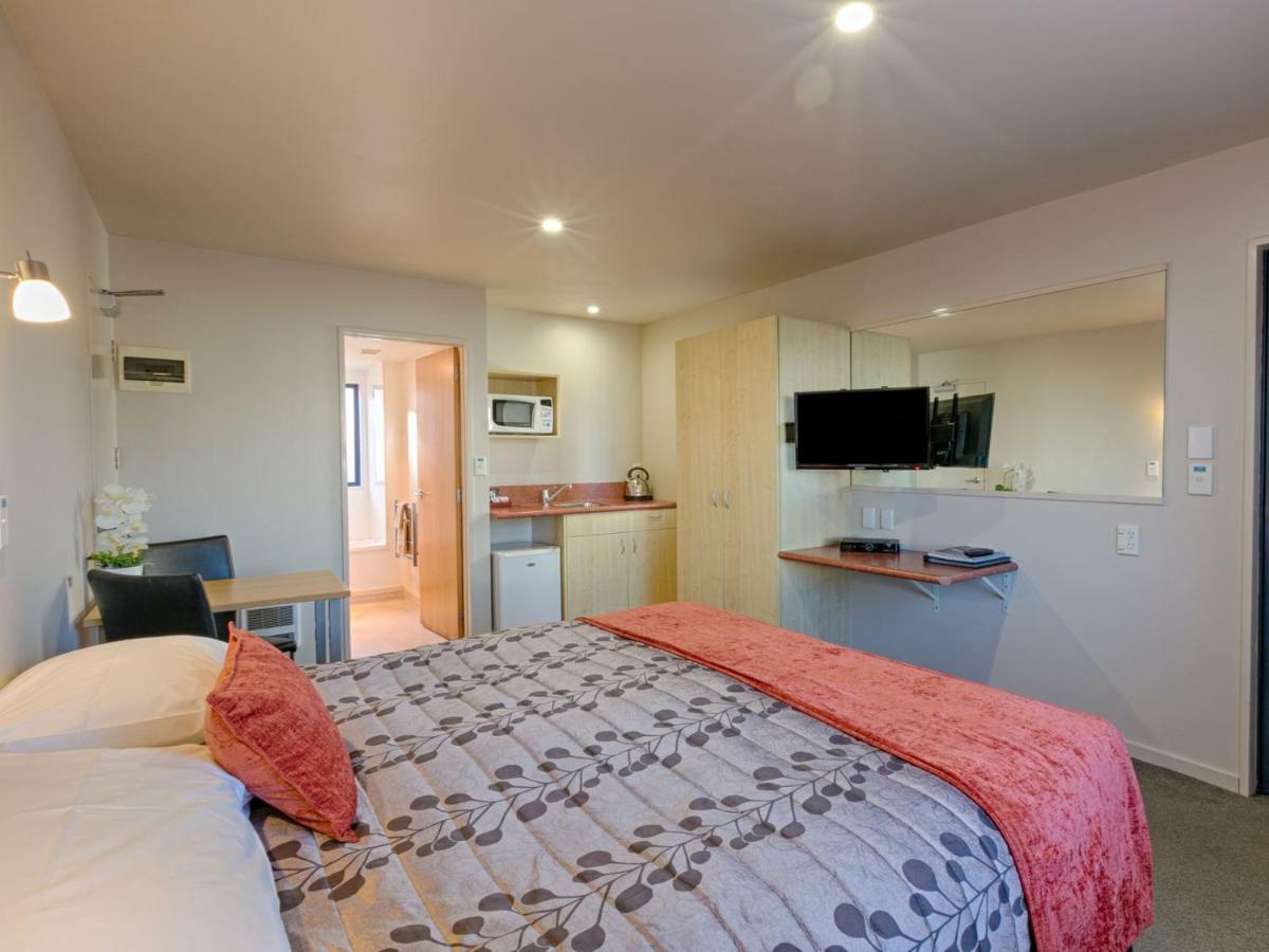 Superior Studio with Spa Bath