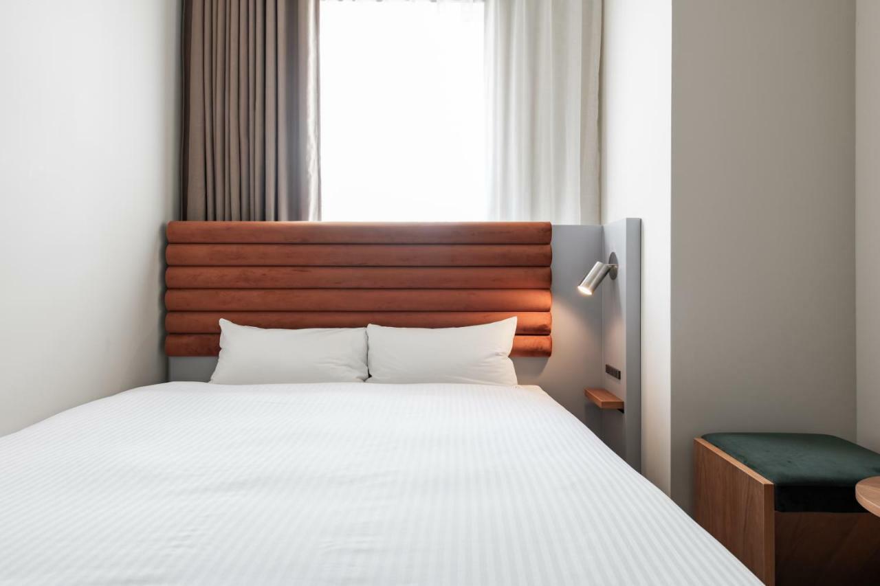 Compact Double Room,1400115329:JPEG
