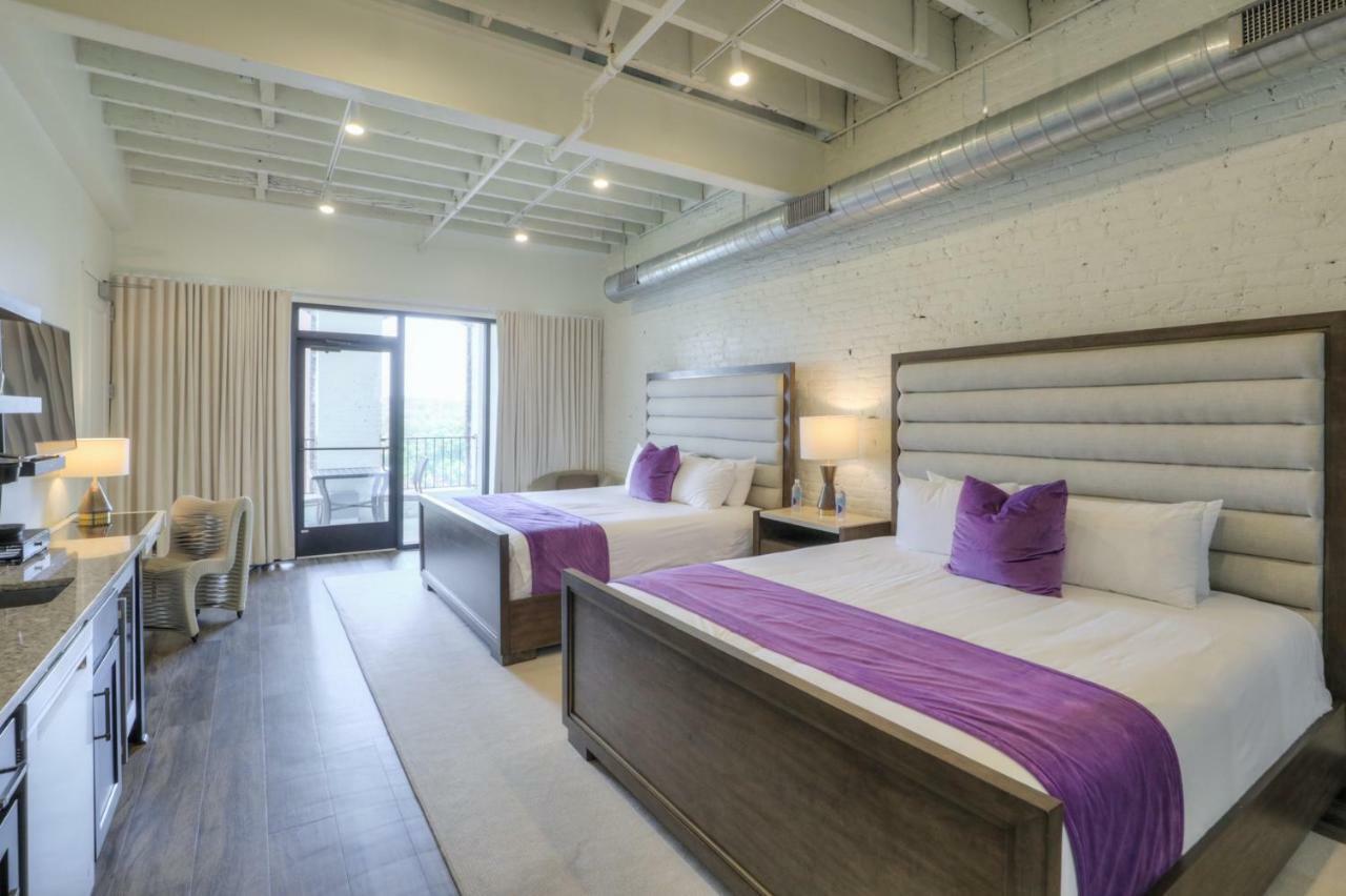 Double King River Front Suite w/ Balcony