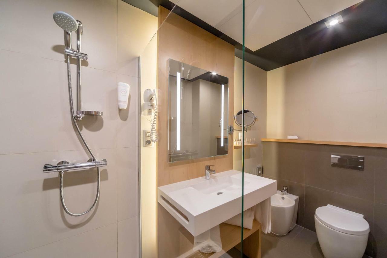 Superior Double or Twin Room,1207724704:JPEG
