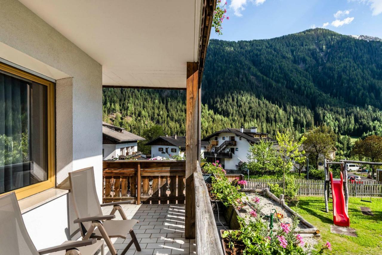 Dreibettzimmer mit Balkon