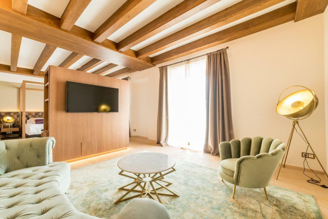 Schloss-Suite mit Balkon