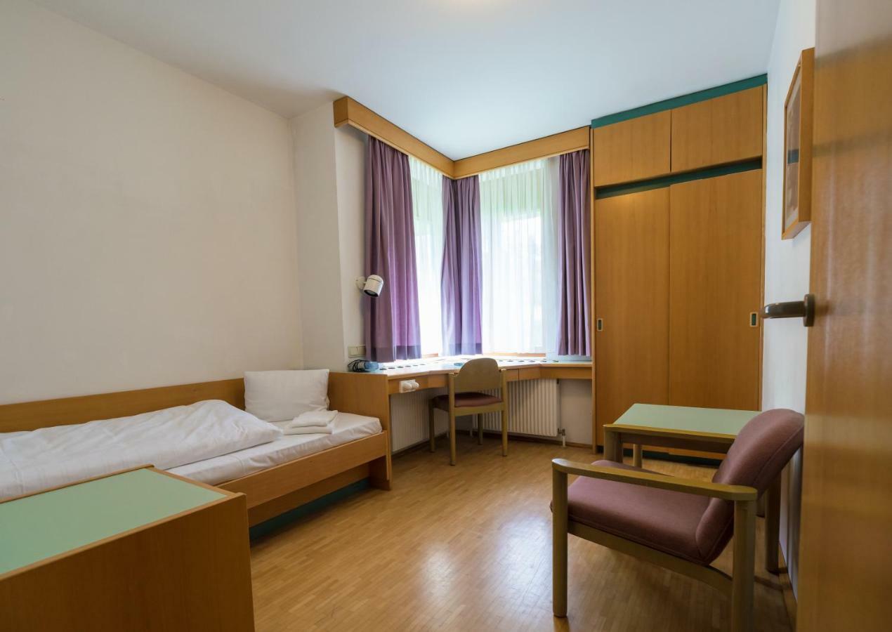 Einzelzimmer mit Dusche