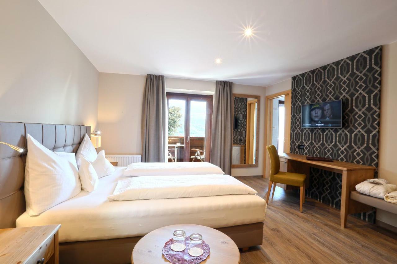 Doppelzimmer mit Balkon