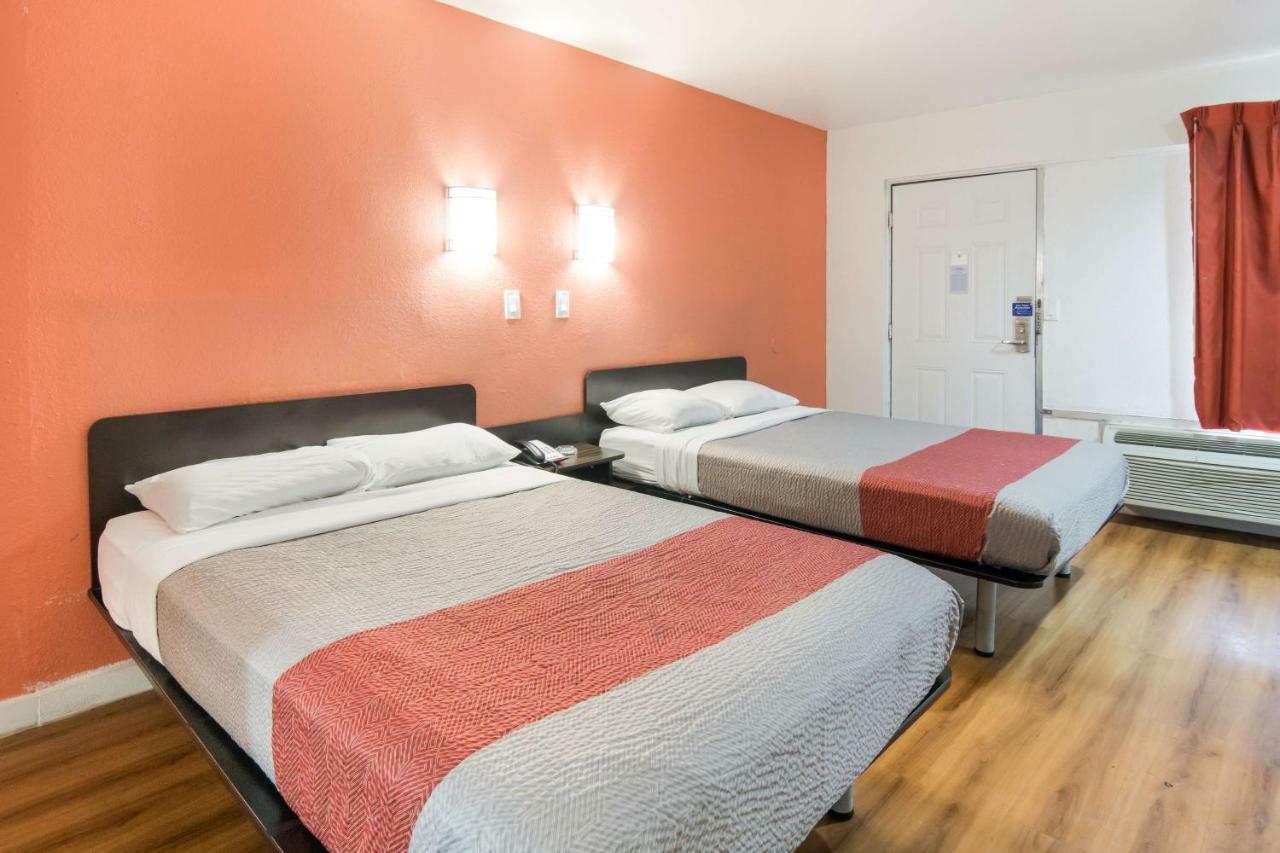 Deluxe Quadruple Room - Non-Smoking