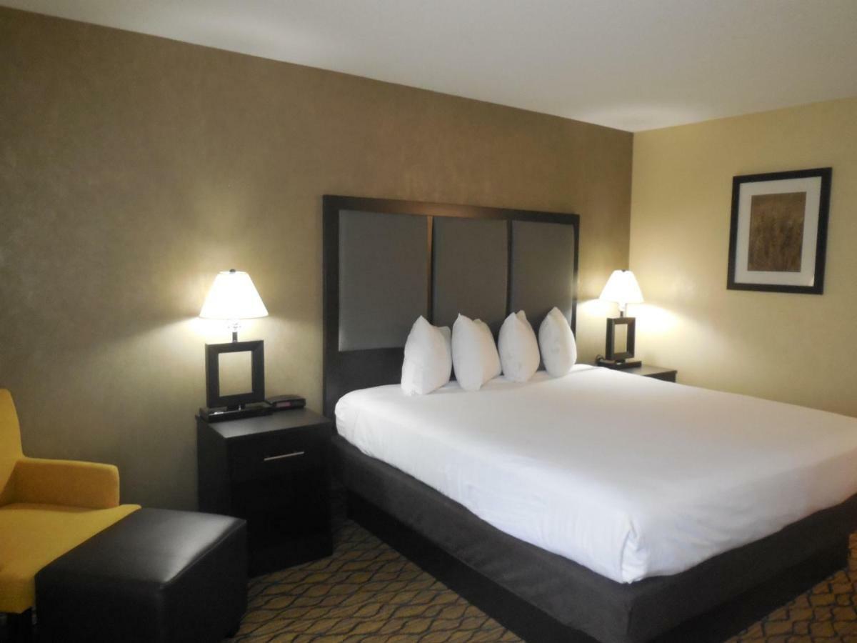Queen Room - Disability Access/Non-Smoking