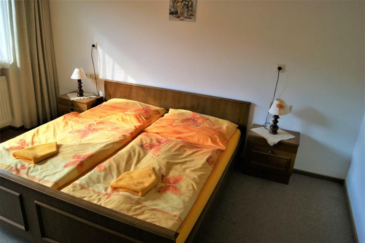 Doppelzimmer mit Gartenblick