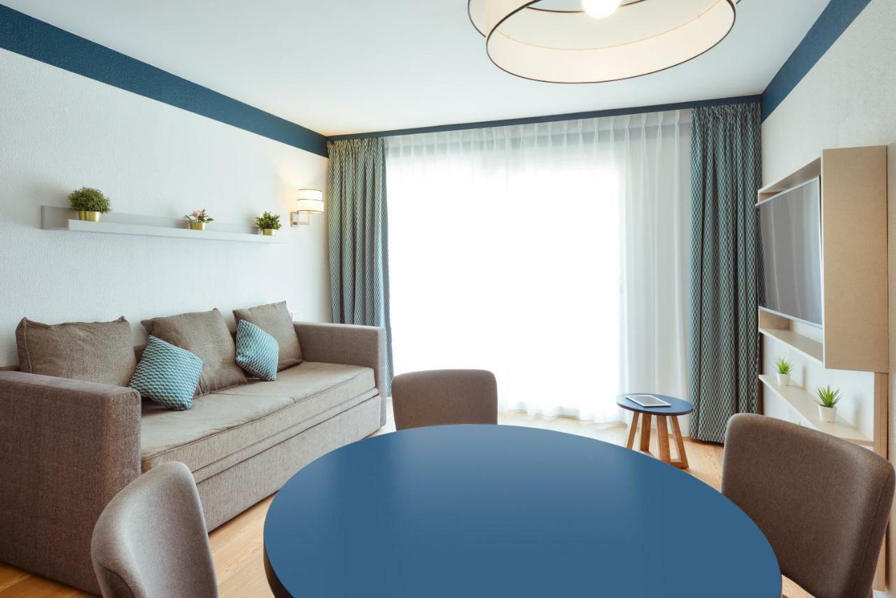 One-Bedroom Apartment (4 Adults)