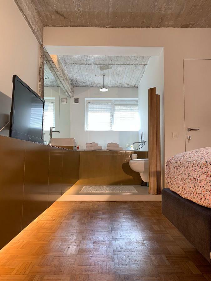 Standard Double Room Bath rain shower
