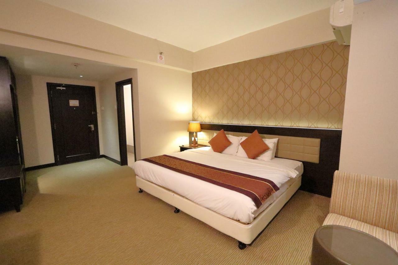 Deluxe Super King Room