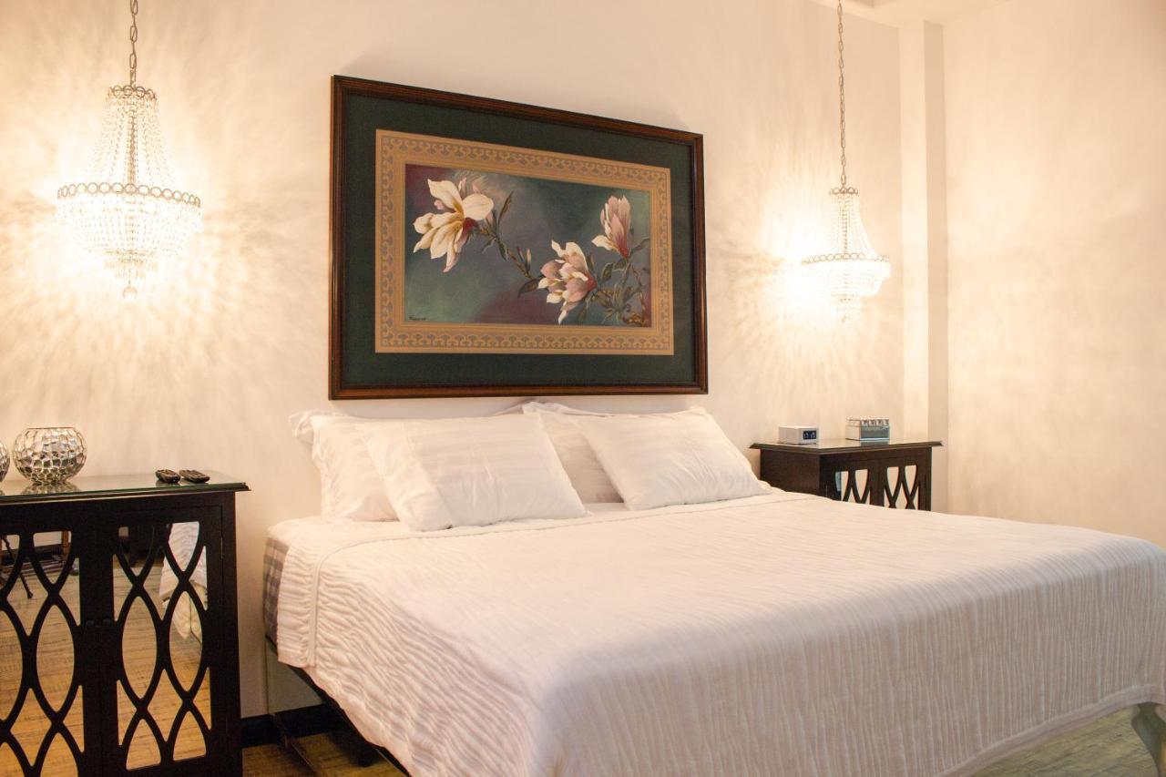 Deluxe King Suite