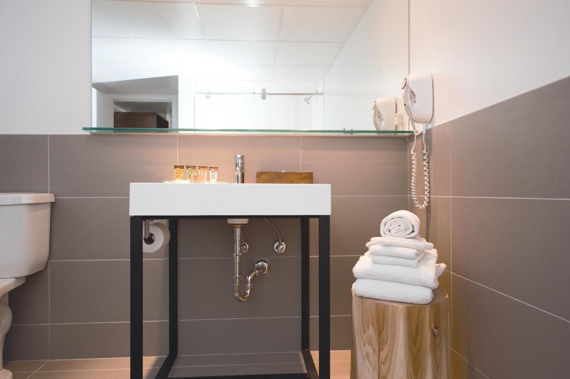 Standard Queen Room with Two Queen Beds - Pet Friendly,1599645453:JPEG