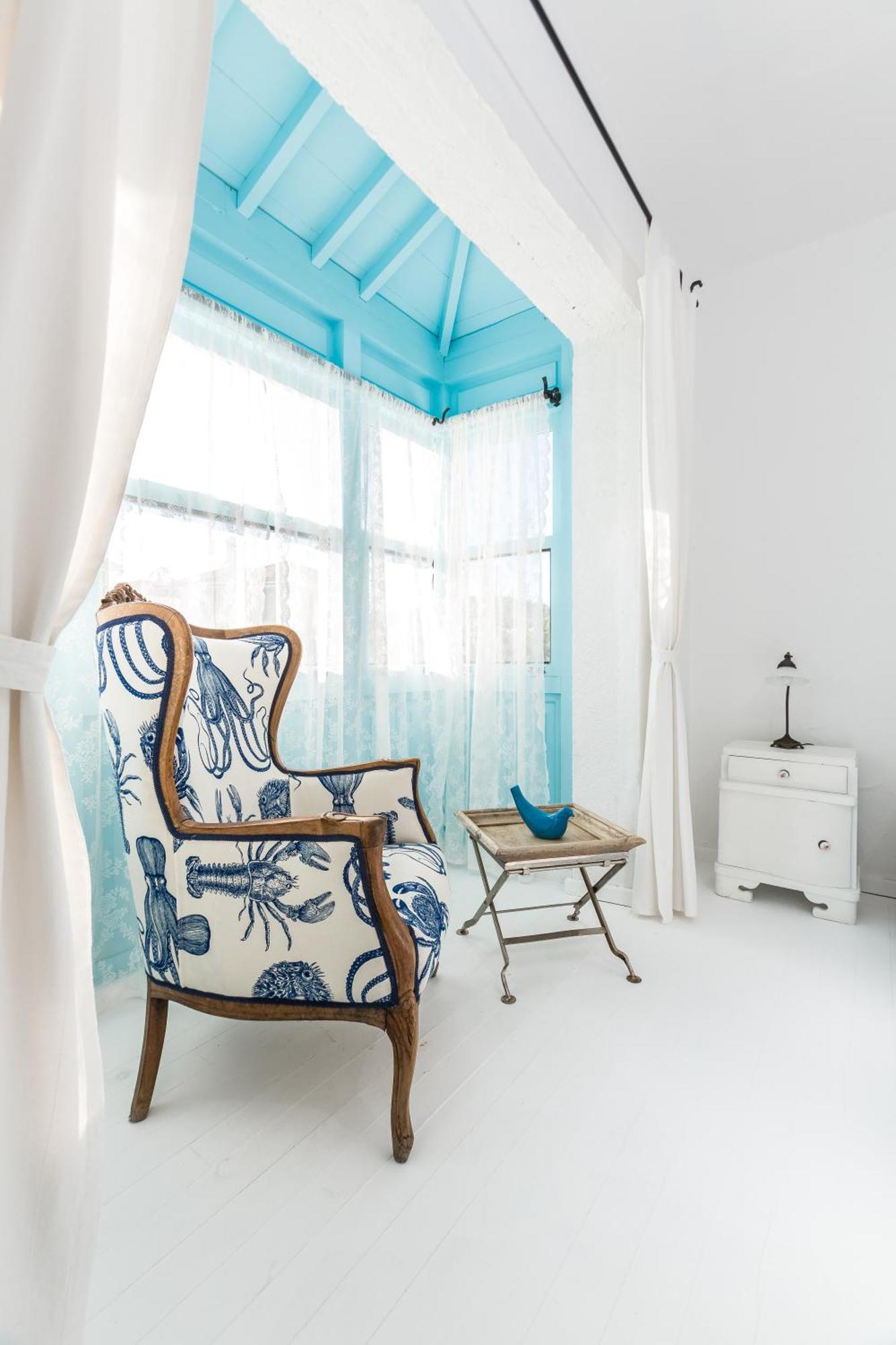 Superior Room with Bay Window