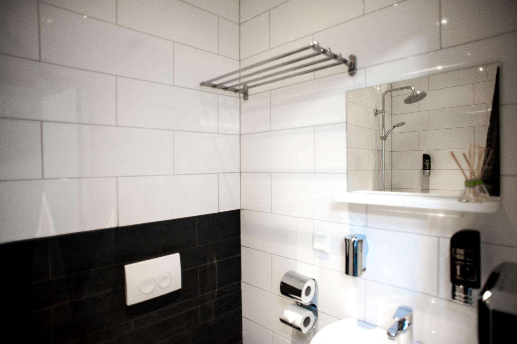 Standard Triple Room,914275942:JPEG