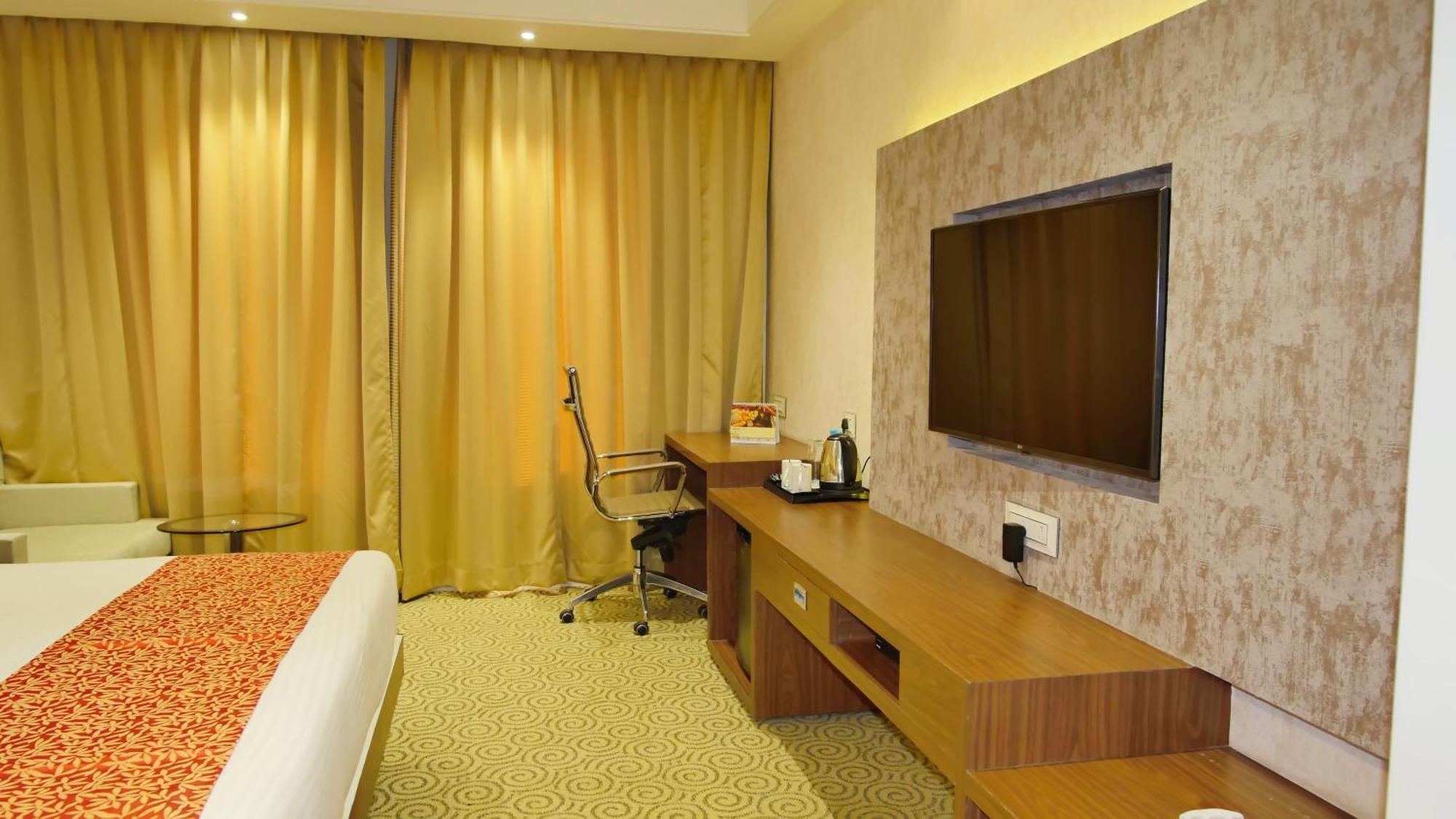 Deluxe Double or Twin Room