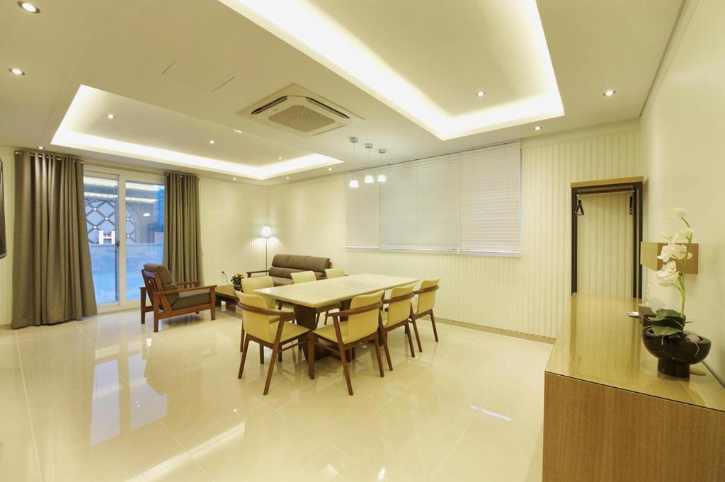 Family Suite,915108970:JPEG