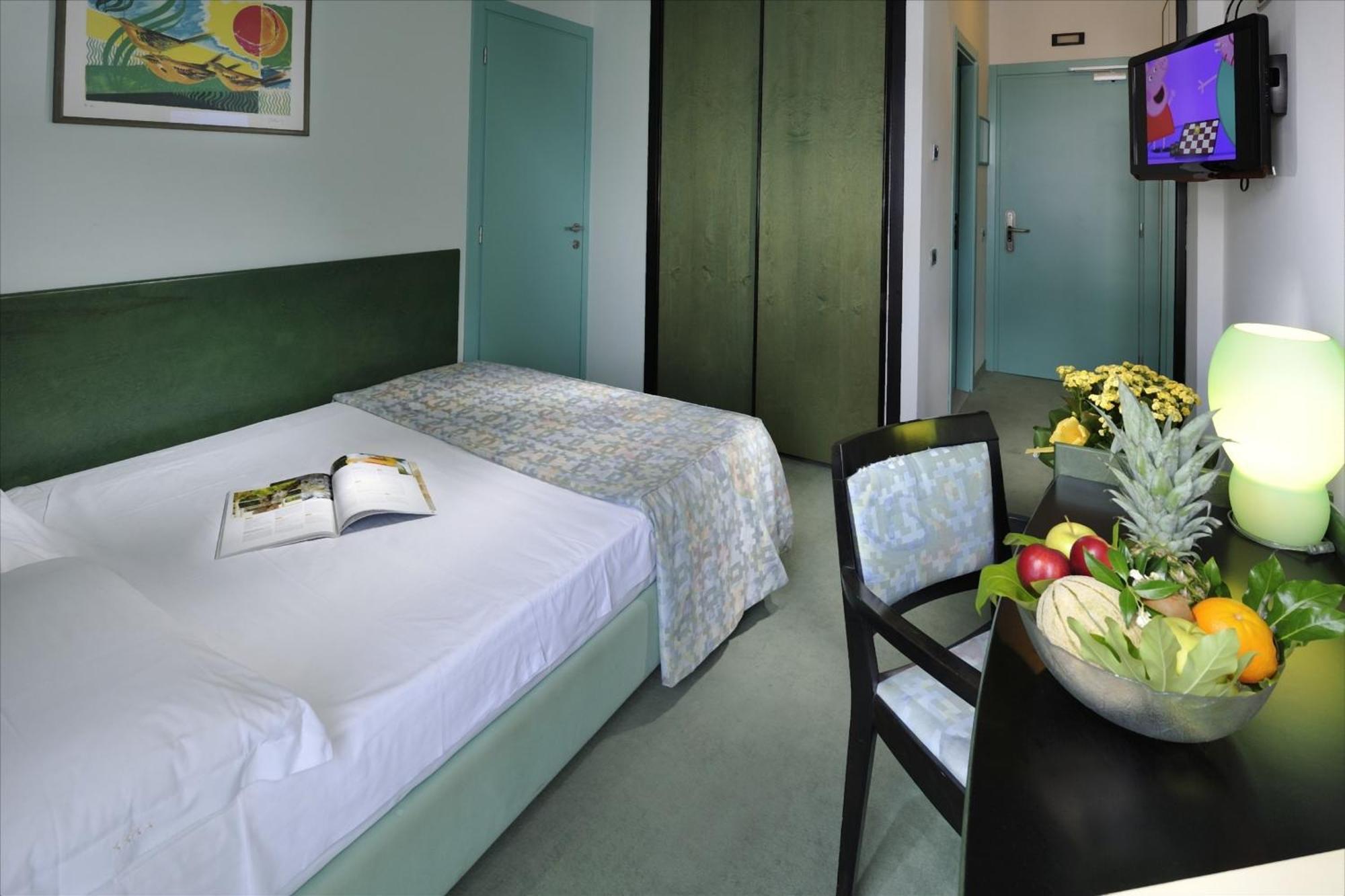 2 Zimmer mit Verbindungstür (3 Personen)