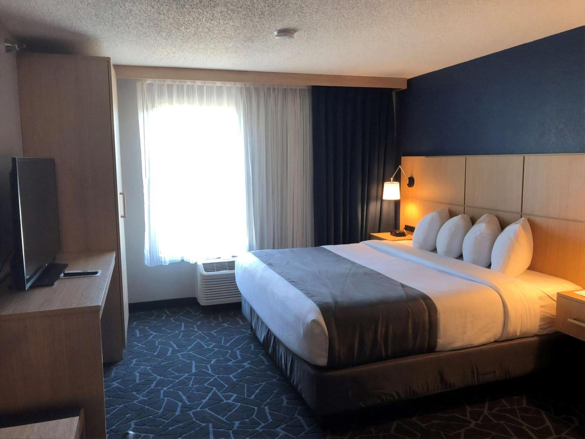 King Room - Non-Smoking