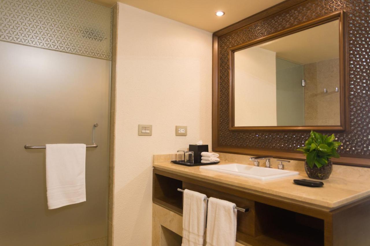 Quarto Sheraton Club com 1 Cama King-size e Vista da Baía, no Andar Club