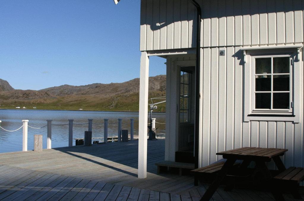 Cottage with Sea View