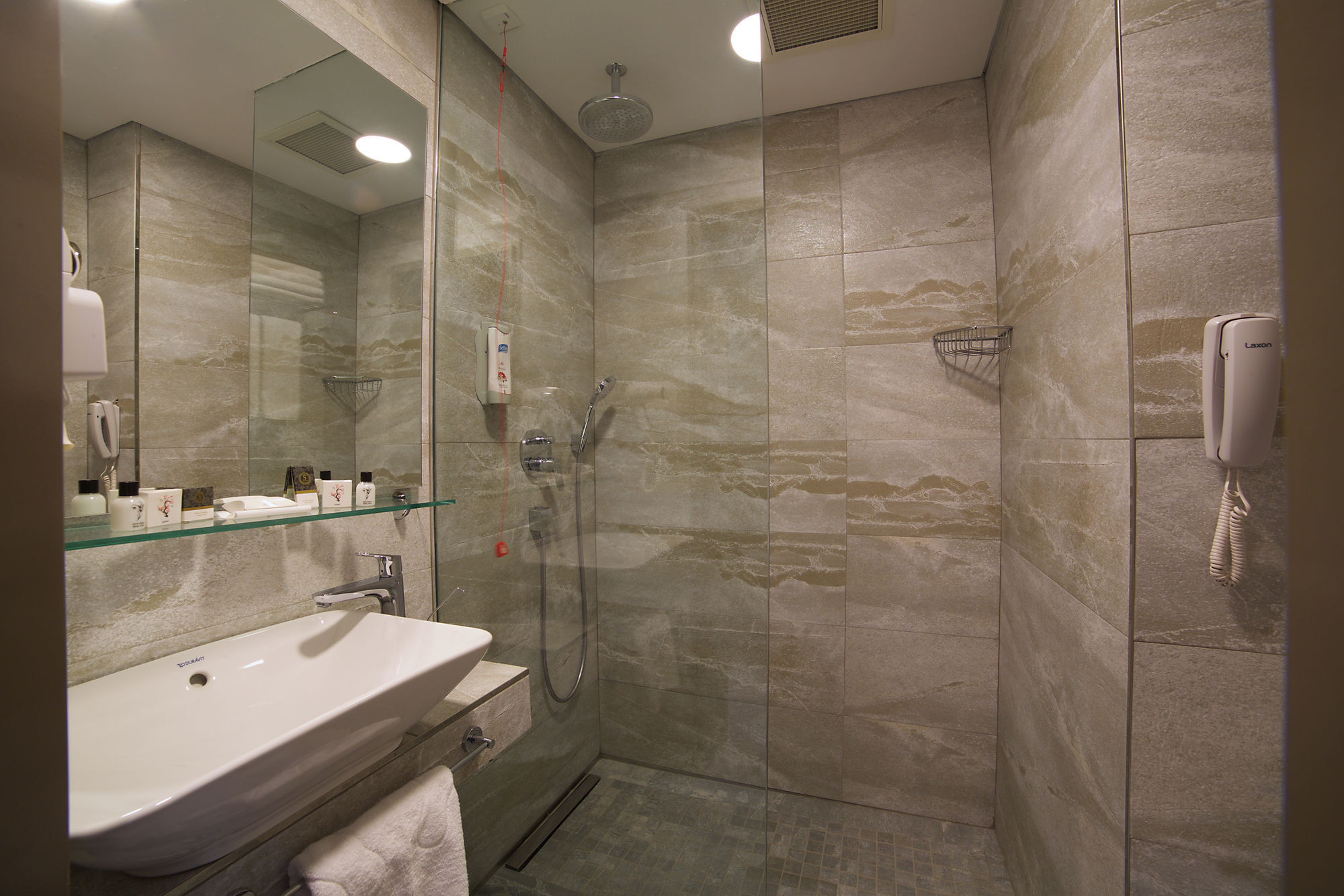Single Room,1756588358:JPEG