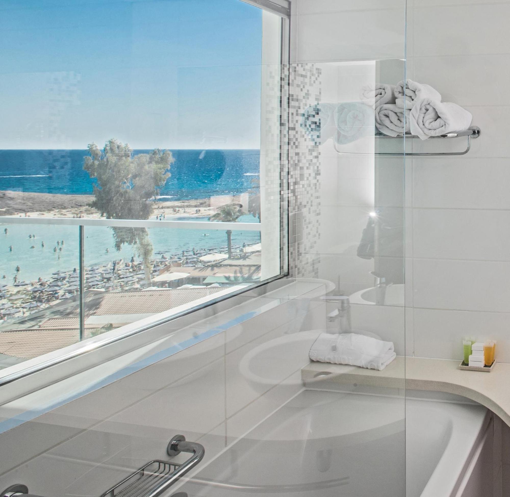 Deluxe Suite Sea View