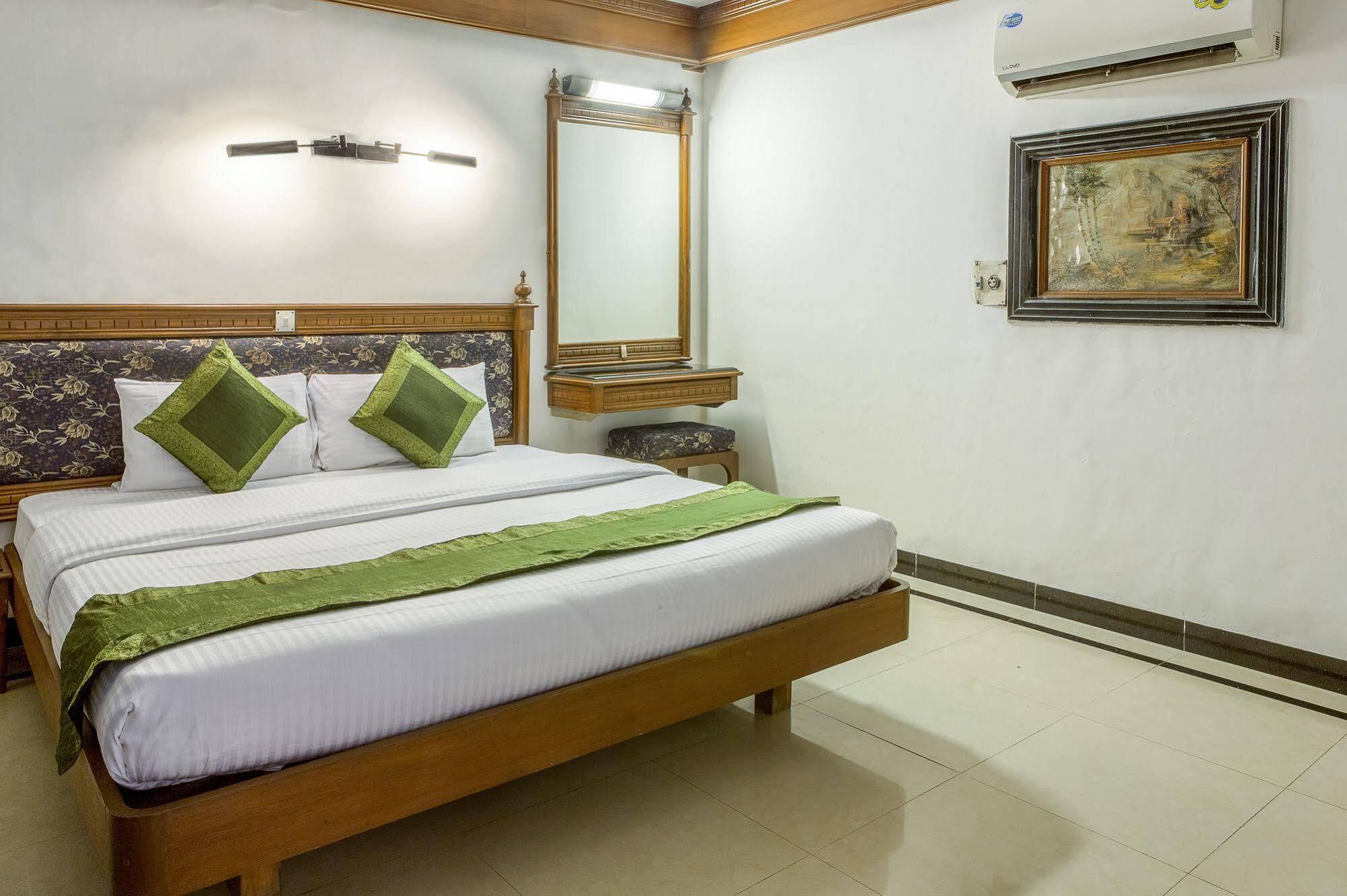 [Sanitized] Superior Double Room