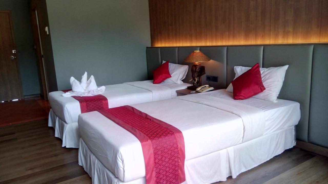Deluxe Zimmer mit Poolblick am Hügel