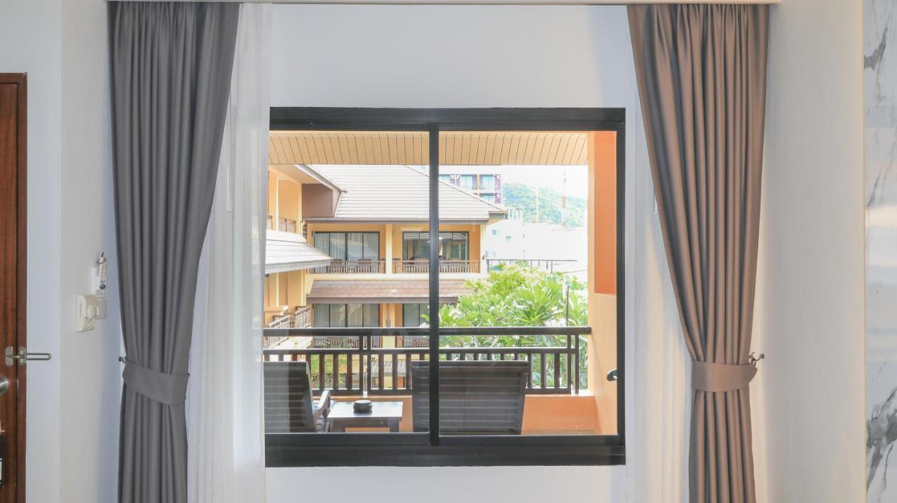 Deluxe Double or Twin Room Pool View