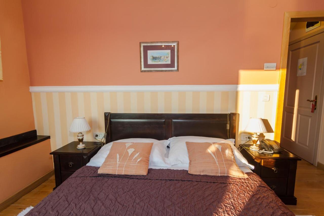 Standard Double Room,1212014617:JPEG