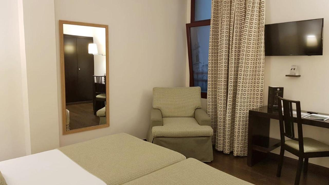 Twin Room,396686316:JPEG