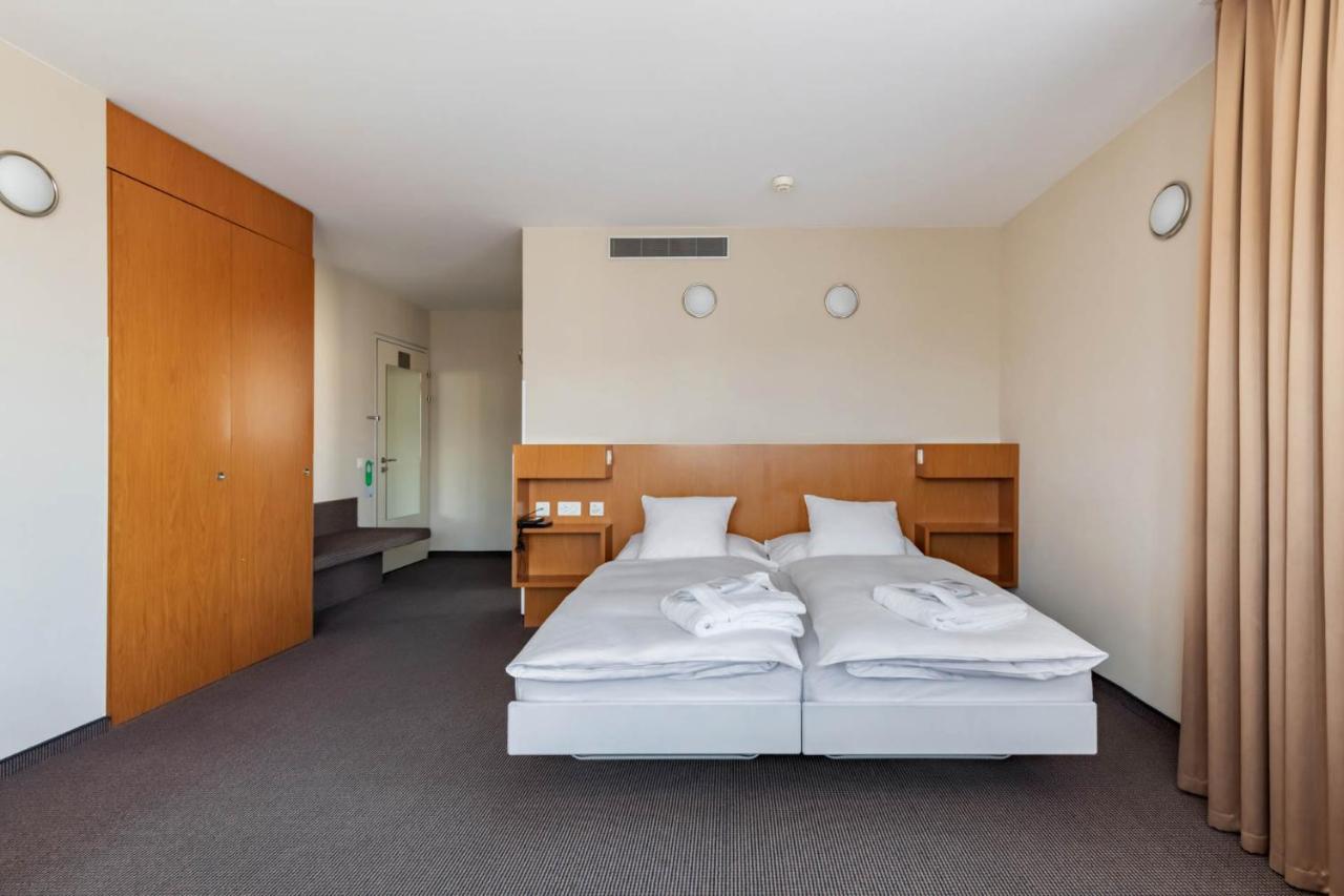 Triple Room,925680148:JPEG