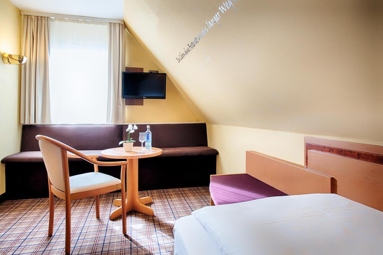 Superior Single Room,926778559:JPEG