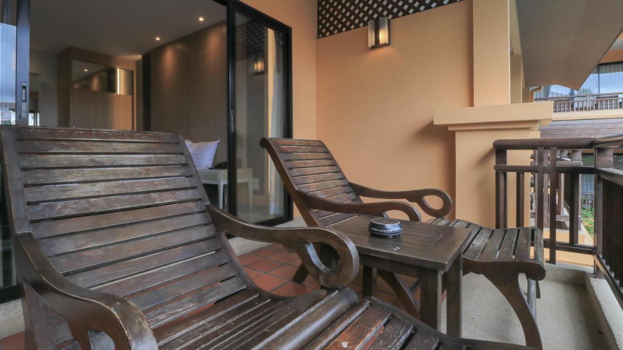 Deluxe Double or Twin Room Pool View
