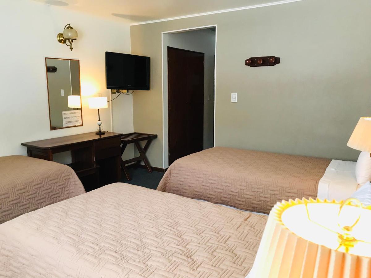Triple Room 3 single Beds