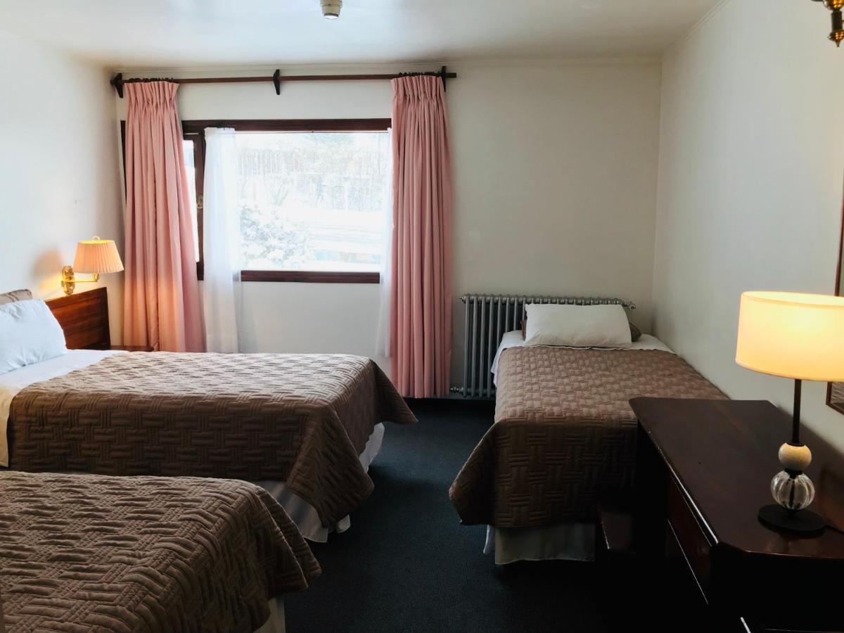 Triple Room 3 single Beds