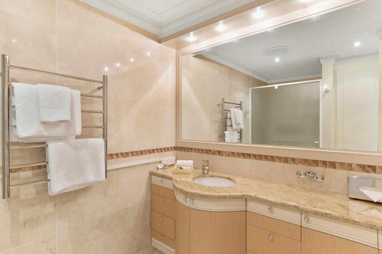 Grand One-Bedroom Suite River View