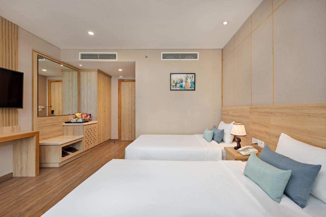 Grand Deluxe Twin Room