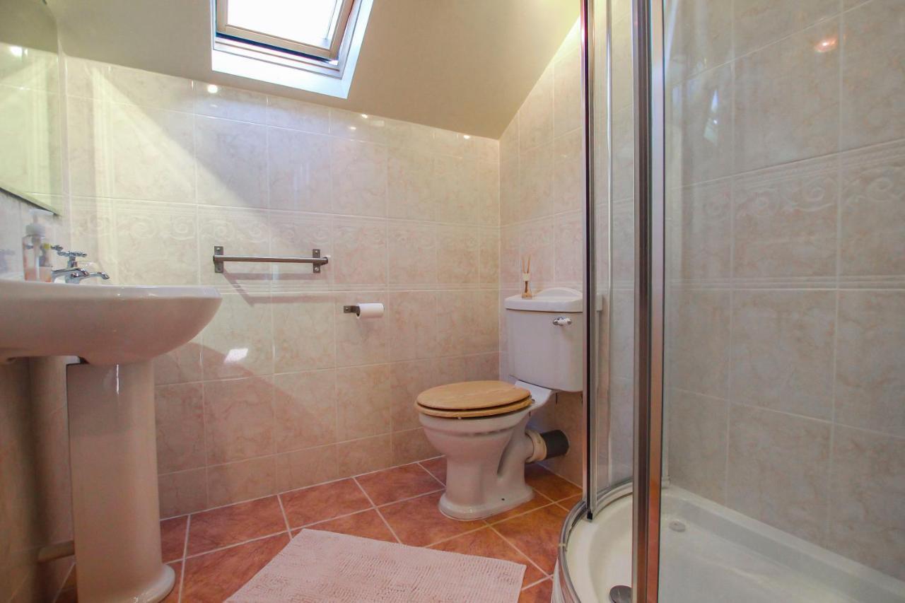 Single Room with Private Bathroom