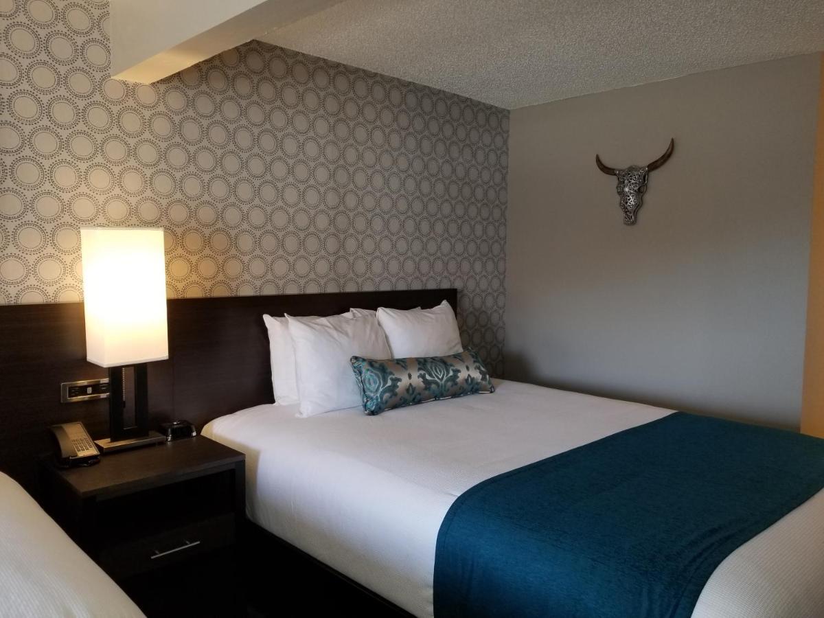Queen Room with Two Queen Beds - Non-Smoking
