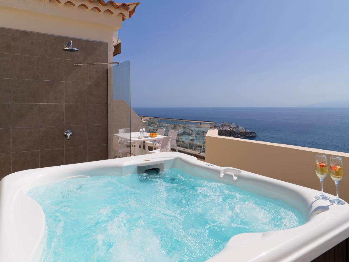 Suite Superior de 1 dormitorio con jacuzzi y vistas al mar