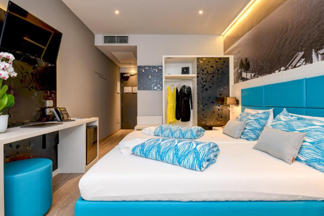 Standard Twin Room with Partial Lake View